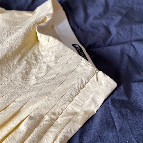 A-line pleated skirt - Picture 3 of 4